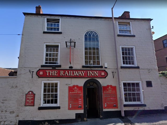 The Good Beer Guide says: "Up to four real ales and one or two real ciders are offered. The walled garden is popular in the summer."