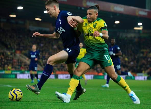 Leeds United’s swoop for Tottenham defender Juan Foyth may have suffered a blow with the Argentine waiting to hear the outcome of his suspected knee injury. (TNT Sport via HITC)