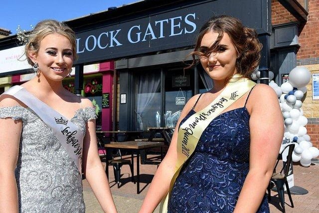 Maizey Daley (left) and Morgan Batty celebrated their prom after mum Victoria Daley stepped in to organise it.