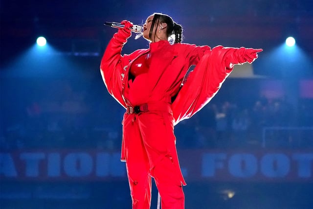 This year’s Super Bowl star Rihanna is a Man Utd fan according to those in the know, although it’s hard to find a public expression of her love for the Red Devils.
