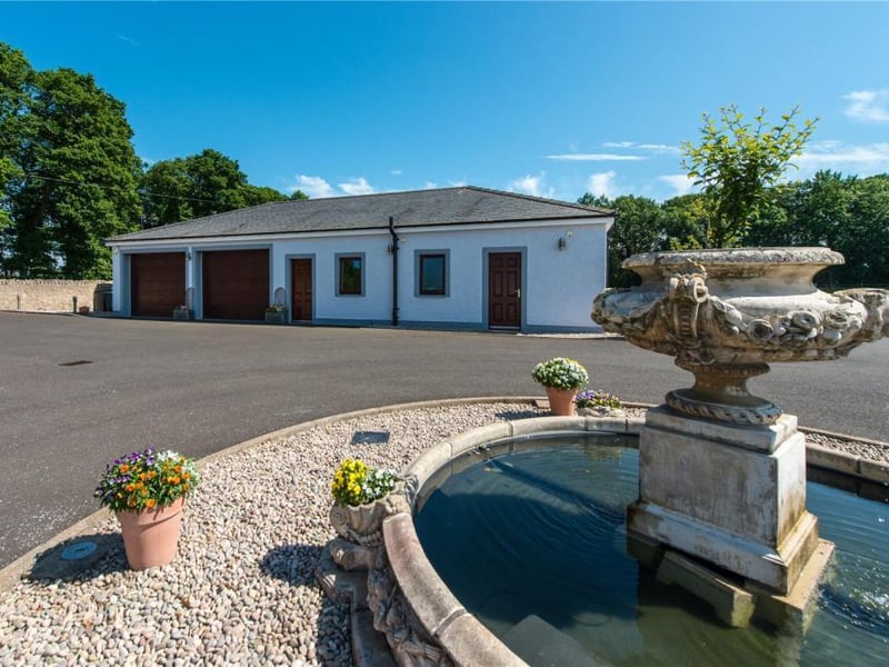 Garage / Annexe.