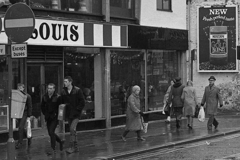A 1982 view of Louis' cafe in Park Lane. Did you love to pop in for a cuppa?