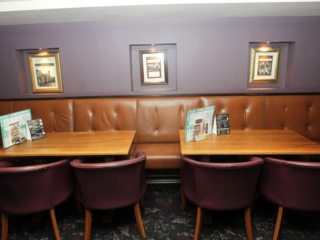 This chain pub has Mansfield's entertainment venue just across the street.