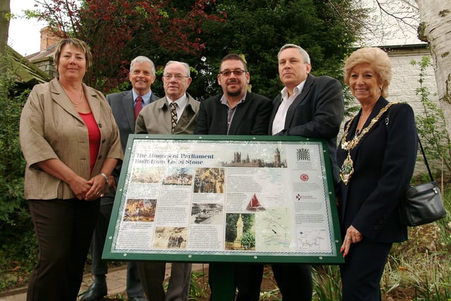 Official unveiling of interpretation panels for the Chesterfield Canal Trust, explaining how the stone used to build the Houses of Parliment were taken from Anston to London via the Chesterfield Canal.
Pictured in 2009 were L-R Judy Dalton (vice chair of Anston parish council), Keith Ayling (ex-Chesterfield Canal Trust chair), Patrick Proctor (Partnership representative for Chesterfield Borough Council), Robin Stonebridge (chair of Chesterfield Canal Trust), Paul Holmes (MP for Chesterfield) and Coun Ann Russell (Rotherham Mayor).