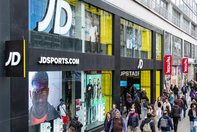 As a seasonal assistant at JD Sports, you’ll be expected to take on duties such as providing excellent customer service, driving sales, assisting on the shop floor and keeping stock levels replenished. JD Sports is looking for someone with good communication skills, confidence and effective selling skills. The salary is not listed, but it is described as “competitive” on the job advert. You can apply via https://rb.gy/bcrvvr