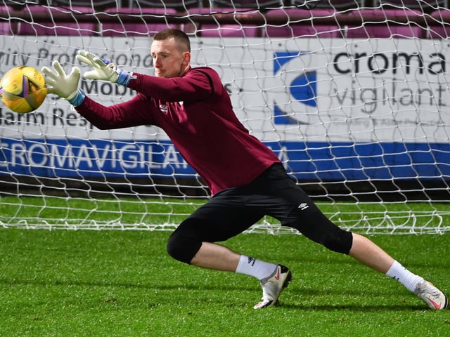 Hearts have agreed a deal in principle with Livingston to extend the loan deal of goalkeeper Ross Stewart. The 25-year-old’s deal was set to expire this month. He has acted as back-up to Craig Gordon. (Evening News)