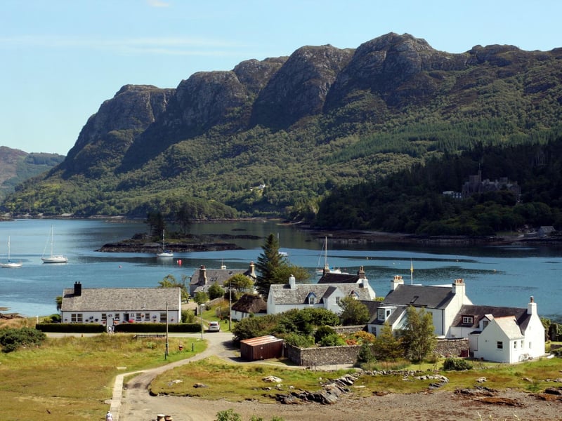 This 6.5km circular route takes you from Plockton, one of the Highlands' prettiest villages, around the peninsula it sits on, via the Victorian Duncraig Castle and views of mountains, islets and Loch Carron.