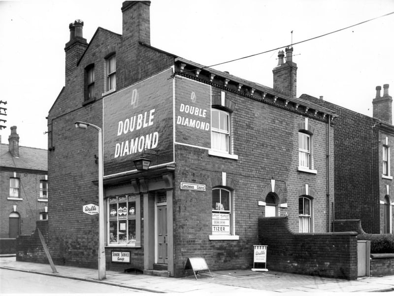 Double Diamond was one of the most popular beers in the 1970s. It was promoted using the slogan: "A Double Diamond works wonders."