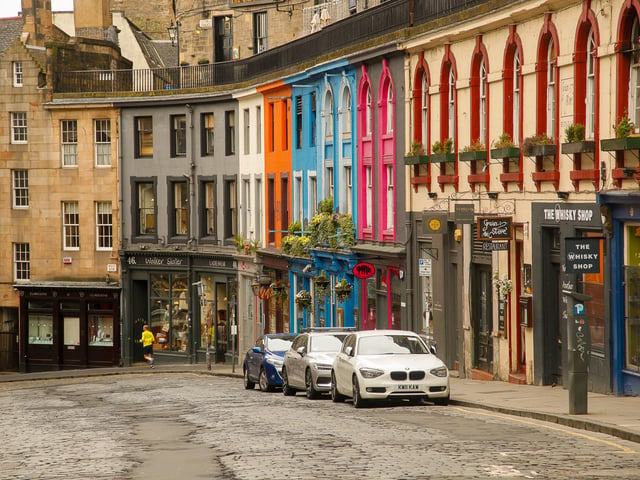 One of Edinburgh's most famous streets, Victoria Street was empty this weekend.