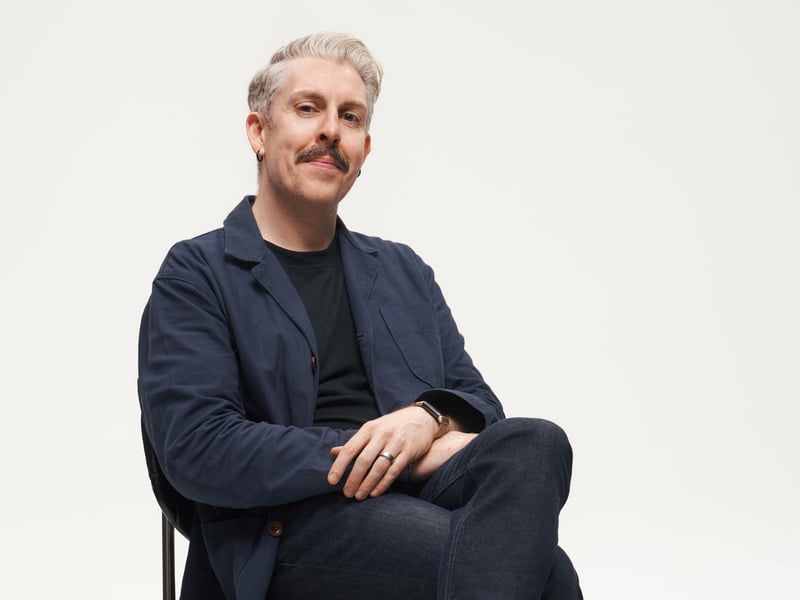 The two-time Edinburgh Comedy Award nominee (as seen on Mock The Week, Russell Howard’s Stand Up Central and more), Carl Donnelly returns with a brutally funny dive into a year like no other. From his own hospitalisation, to the harrowing experience of his young daughter’s hospital stay battling a serious illness.
He will perform at Monkey Barrell.