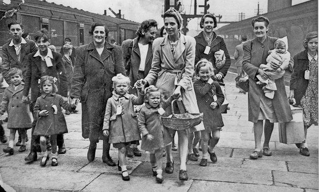 Evacuees at Sheffield’s Victoria Station in 1939 – Sheffield had one of the lowest evacuation rates in the country.
