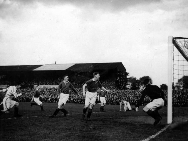 Doncaster Rovers v Manchester United (War time league 1/4 final match).