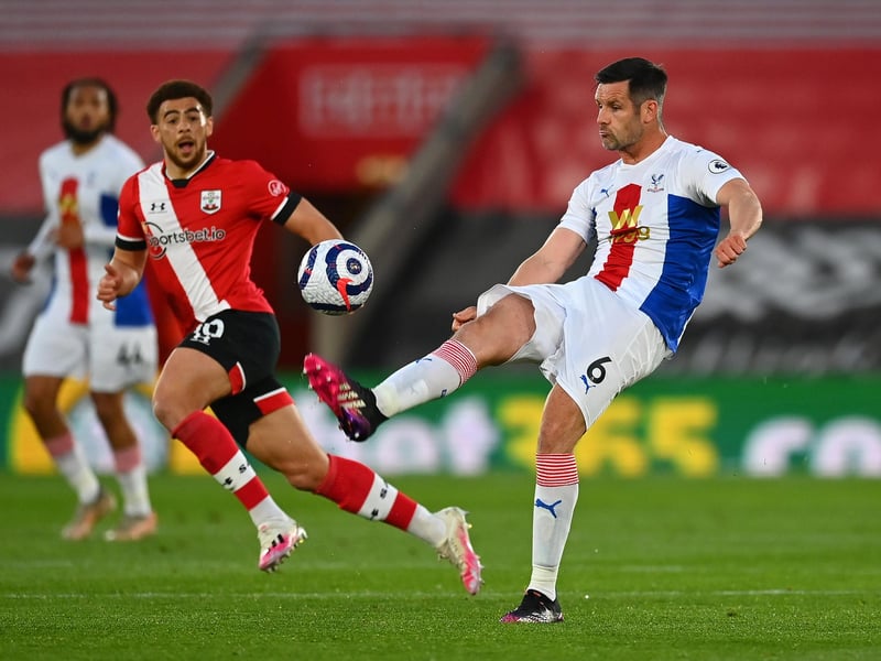 Bournemouth look to be moving closer to signing free agent Scott Dann, who was released by Crystal Palace at the end of last season. The ex-Blackburn Rovers ace is said to be of keen interest to new manager Scott Parker, who is on the hunt for an experienced defender, (Football Insider)