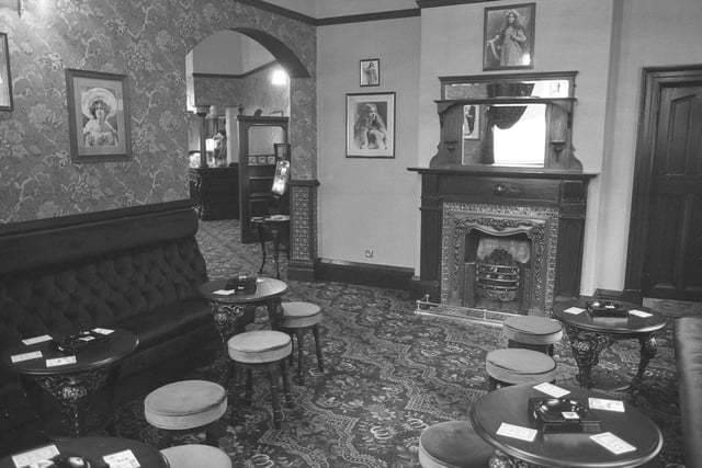 Back to 1980 for this look at the Londonderry. What are your memories of it and was it your favourite hostelry?