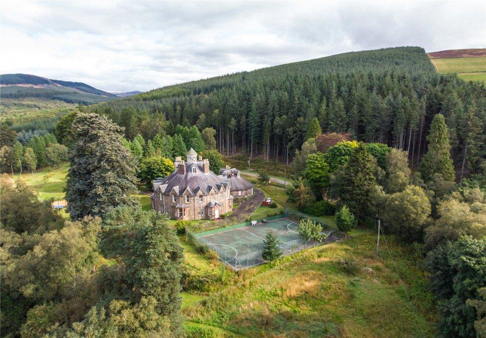 Knockshannoch Lodge and grounds.