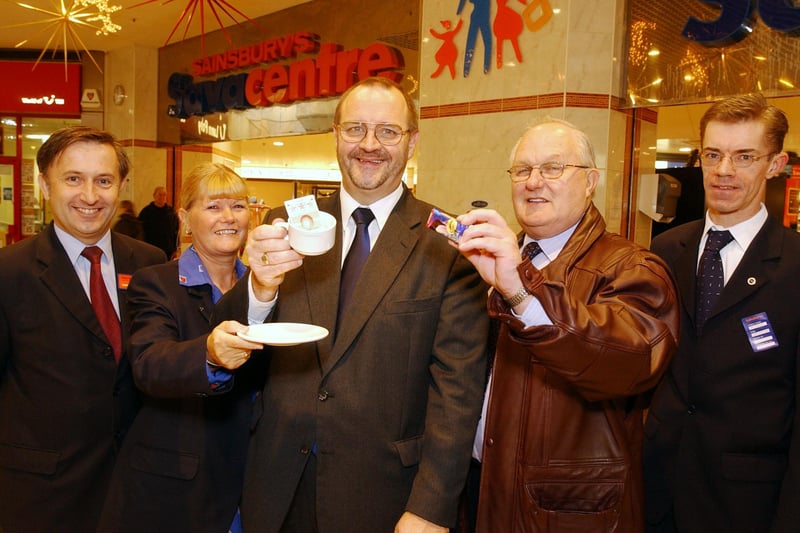 Who remembers this from 18 years ago? Business people were being sent a CD-rom business card with a 'cup of coffee and a chocolate biscuit kit' on Wearside in 2003. Who can tell us more?