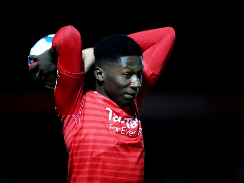 Manchester United youngster Di’Shon Bernard has agreed a new long-term contract, before heading out on loan to Hull City. The 20-year-old impressed on loan for League Two outfit Salford City last season. (Club website)
