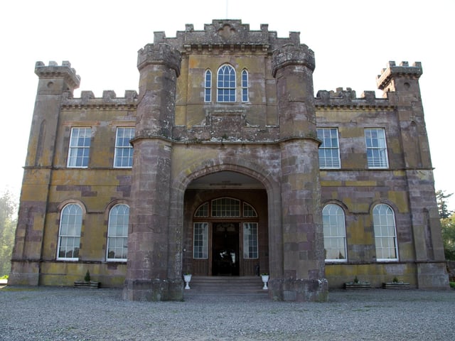 The home of William Drummond, 4th Viscount of Strathallan, who was part of a hardcore cell of Jacobite supporters in Perthshire. He led a mounted regiment but was killed after his horse was taken out beneath him at Culloden. He allegedly received a last sacrament of oatcake and whisky from a chaplain. His son also took part in the rising with the castle later seized. It was eventually bought back by the family.