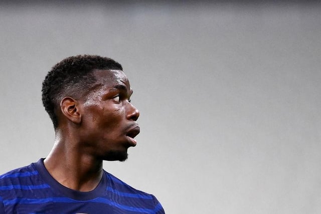Manchester United midfielder Paul Pogba wants to join Barcelona on a free transfer next summer. (Mundo Deportivo)