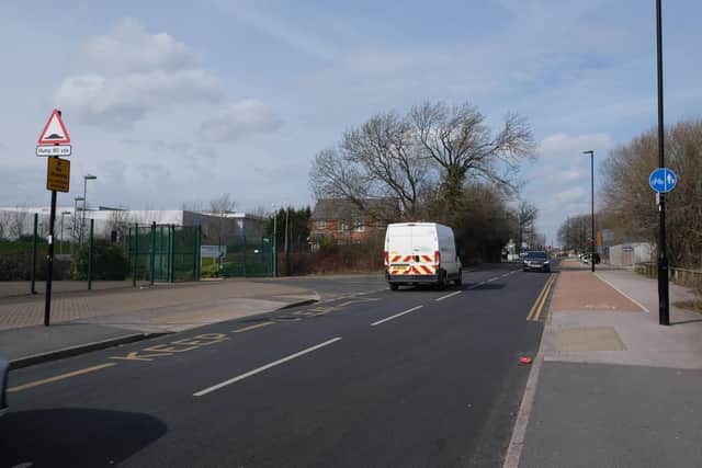 MP Louise Haigh and Meadowhead School Academy Trust are calling for a pedestrian crossing on Dyche Lane outside of the school.