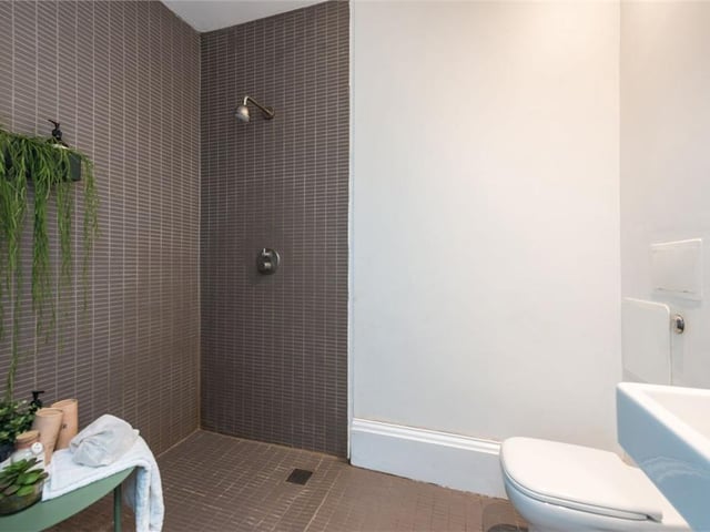 The flat also has a shower room.