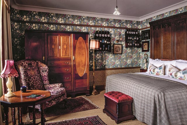 This elegant, and yet relaxing, room is dedicated to the extraordinary life of pioneering Scottish doctor Elsie Inglis.