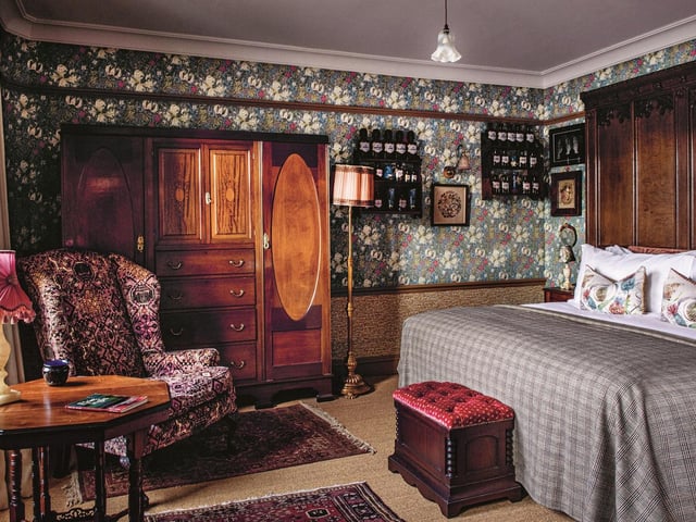 This elegant, and yet relaxing, room is dedicated to the extraordinary life of pioneering Scottish doctor Elsie Inglis.