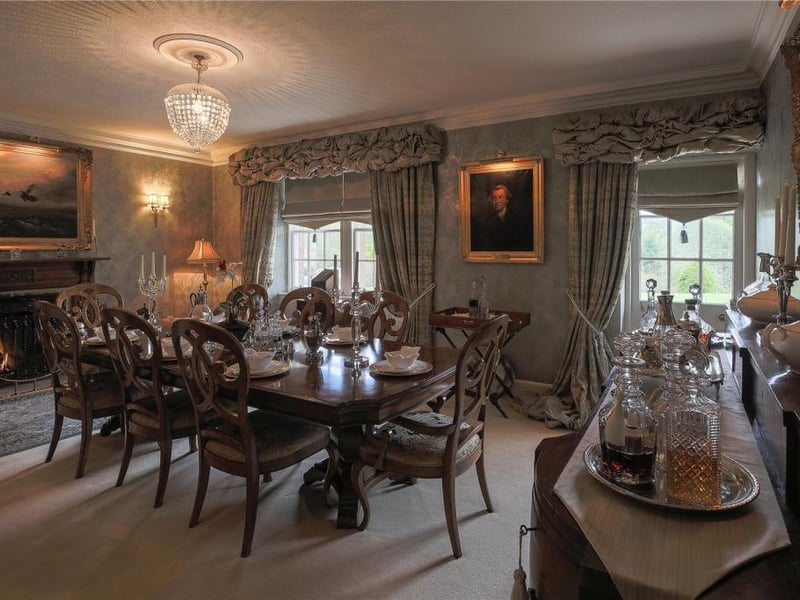 Dining room.