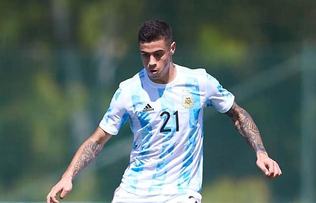 Martin Payero playing for Argentina Under-23s.