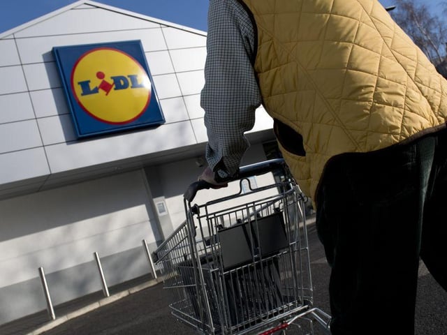After someone with a degree in any subject, level 2.2 or above, completed by September 2021 and within the past four years. Over two years, you’ll develop your leadership skills through hands-on experience in-store, then work alongside the Logistics and Supply Chain team, before returning to store to fine-tune your skills and complete your leadership training. Apply at careers.lidl.co.uk.