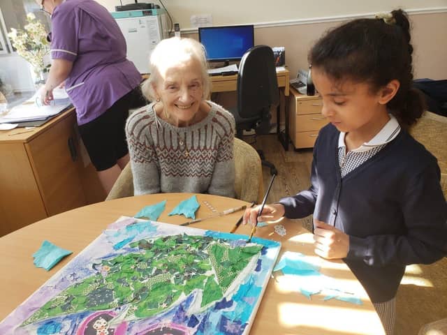 The fun crossed generations as High Hazels children visited Housteads care home
