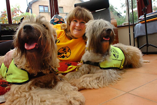 Denise Pascoe pictured with her 'pets as therapy dogs' Niamh and Amber in 2009.