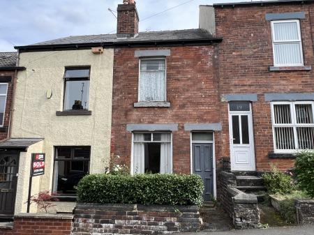 This three bedroom home is in need of complete modernisation, but does offer a lot of potential thanks to it's location in a popular part of Hillsborough, near the Middlewood tram stop. It has a guide price of £90,000 plus fees.