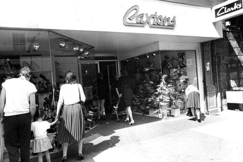 Caxton shoe shop in King Street. Remember this from 35 years ago?