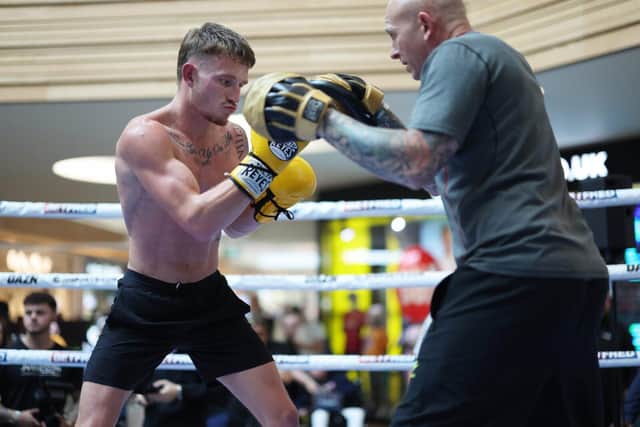 Dalton Smith training with his dad Grant Picture By Mark Robinson Matchroom Boxing
