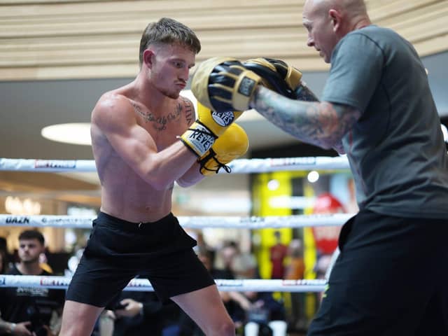 Dalton Smith training with his dad Grant Picture By Mark Robinson Matchroom Boxing