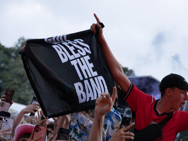 Fans spreading the message loud and clear at Tramlines.
