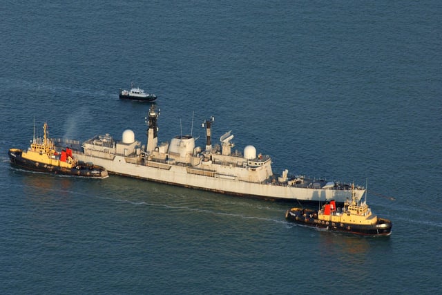 The former HMS Cardiff leaving Portsmouth Harbour for the last time on the 18th November 2008. Picture: Roger Smith