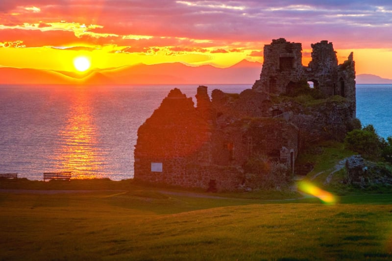Dunure Castle featured in the popular television series Outlander. The site dates from the 13th century with Mary Queen of Scots visiting the site in 1563. It would take you around one hour to get to Dunure Castle. 