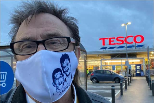 Paul Chuckle goes shopping in his Chuckle Brothers face mask. (Photo: Paul Chuckle/Twitter).