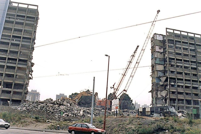 The demolition of Kelvin Flats