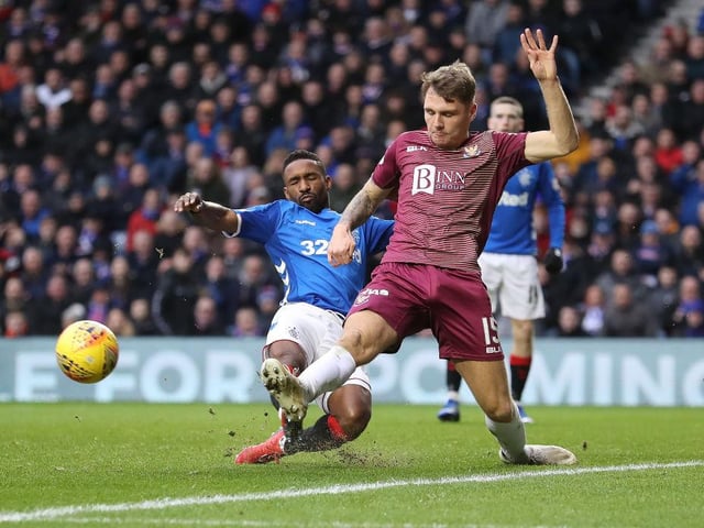 An excellent breakthrough season at Saint in 2018/19. Was handed the captaincy last year despite his age. After some struggles once again showed his promise and his rounded defensive skills before shutdown.