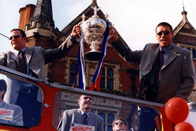 Sheffield Eagles Parade with the Challenge Cup, May 1998