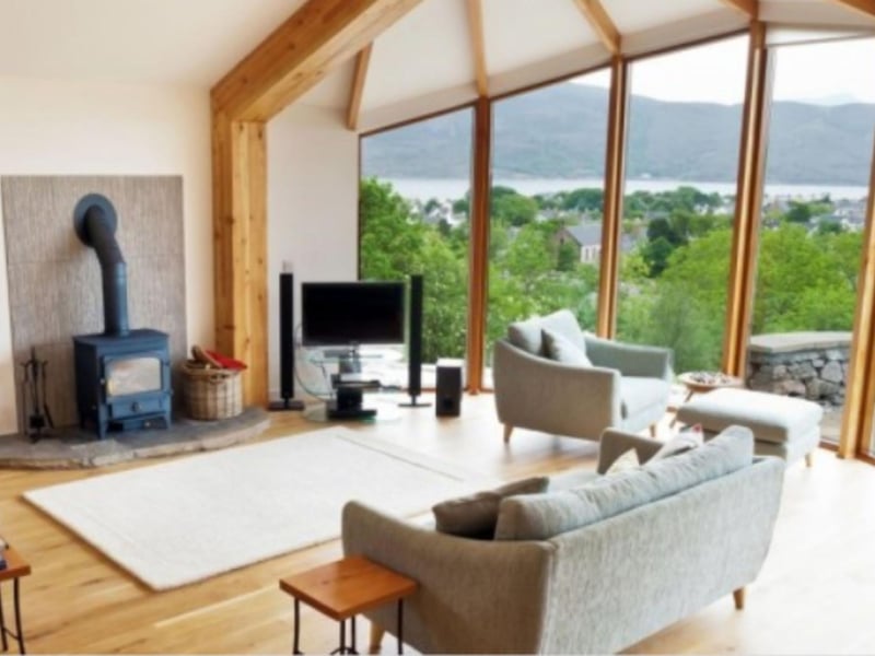 The living area is spacious, light and comfortable.