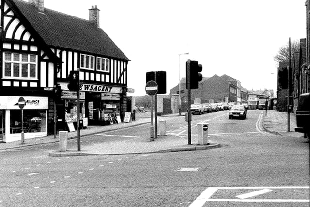 Looking towards Vicar Lane from St Mary's Gate in 1989 .Photo: Chesterfield Library\Chesterfield Borough Council.