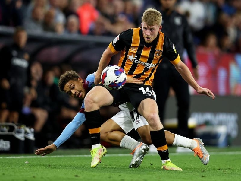 The midfielder is looking to help Wrexham gain promotion from the National League and is now teammates with Ben Foster. 