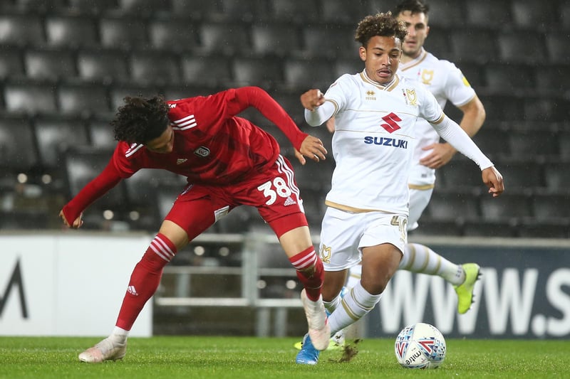 Ben Davis has signed for Oxford United on a two-year deal. The midfielder made one senior appearance for Fulham last season and was a regular for their U23 side.