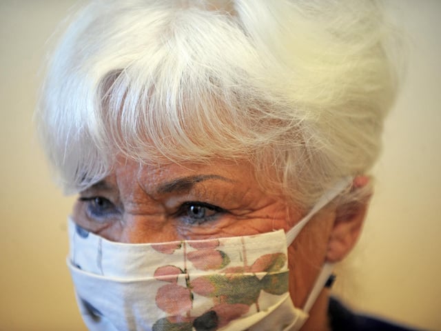 Jeannette Adams, of Bessacarr, is the second patient to recieve the Covid-19 Vaccination in Doncaster. Picture: NDFP-15-12-20-CovidVaccine 6-NMSY