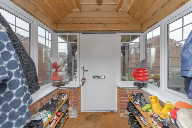 As you walk in the front door you’re welcomed into an oak framed entrance porch, which leads to the hallway.