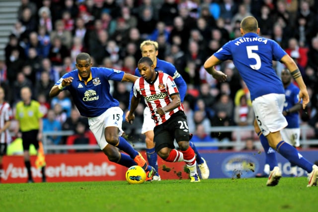 Stephane Sessegnon breaks through to set up Jack Colback's goal as Sunderland draw 1-1 with Everton.